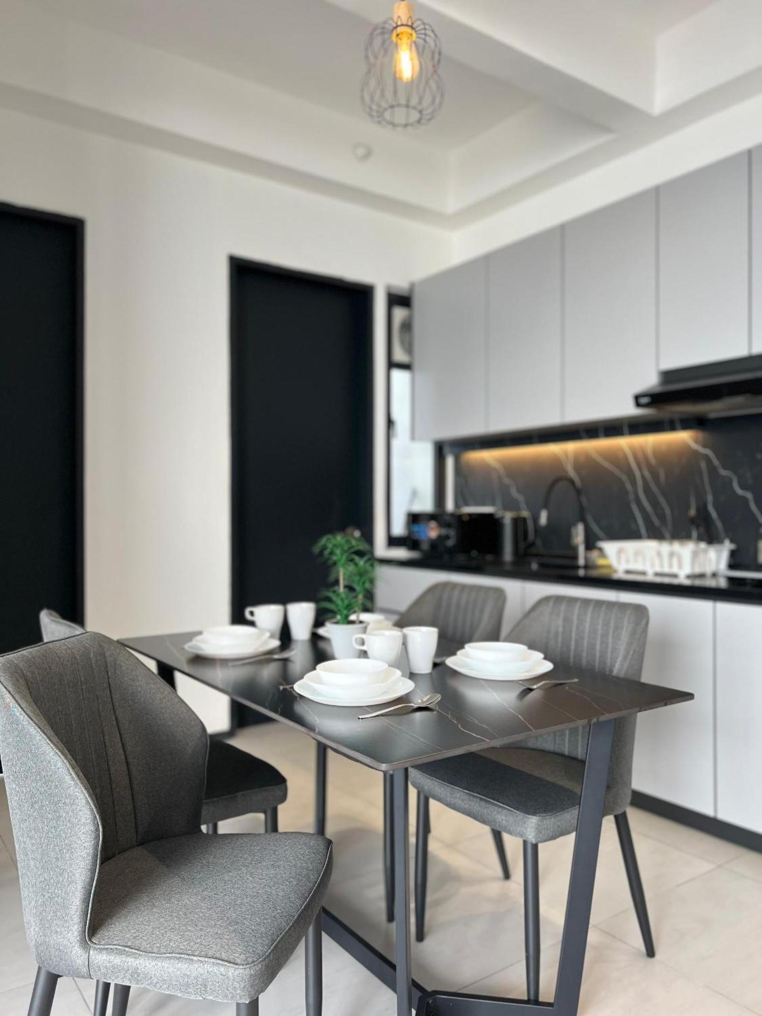 Urban Suites Two Or Three Bedroom Georgetown By Anc Jelutong Exterior foto